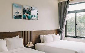 Tam Coc Harbor View Hotel & Travel